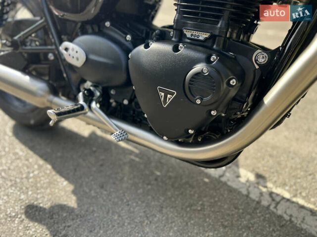 Черный Триумф Бонневиль, объемом двигателя 0.9 л и пробегом 1 тыс. км за 10900 $, фото 37 на Automoto.ua