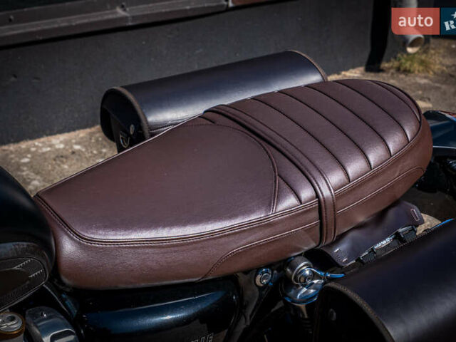 Черный Триумф Бонневиль, объемом двигателя 1.2 л и пробегом 9 тыс. км за 15500 $, фото 11 на Automoto.ua