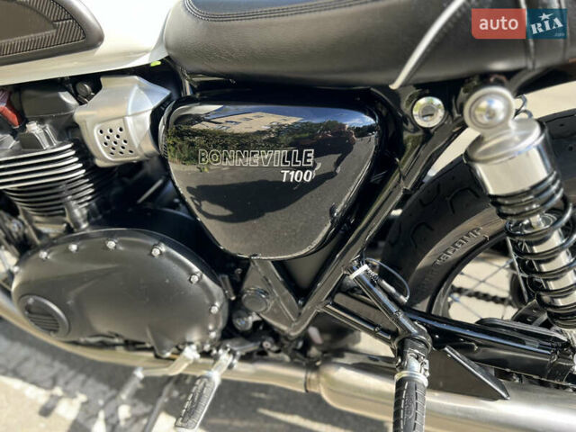 Черный Триумф Бонневиль, объемом двигателя 0.9 л и пробегом 1 тыс. км за 10900 $, фото 44 на Automoto.ua
