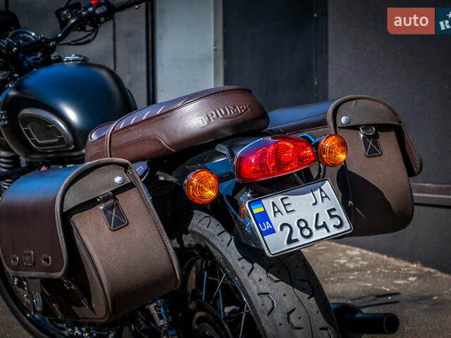 Черный Триумф Бонневиль, объемом двигателя 1.2 л и пробегом 9 тыс. км за 15500 $, фото 14 на Automoto.ua
