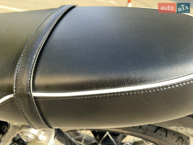 Черный Триумф Бонневиль, объемом двигателя 0.9 л и пробегом 1 тыс. км за 10900 $, фото 60 на Automoto.ua