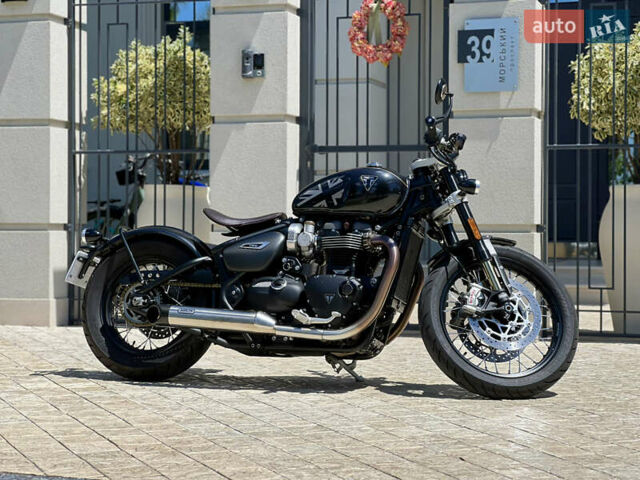 Чорний Тріумф Бонневіль, об'ємом двигуна 1.2 л та пробігом 3 тис. км за 27900 $, фото 3 на Automoto.ua