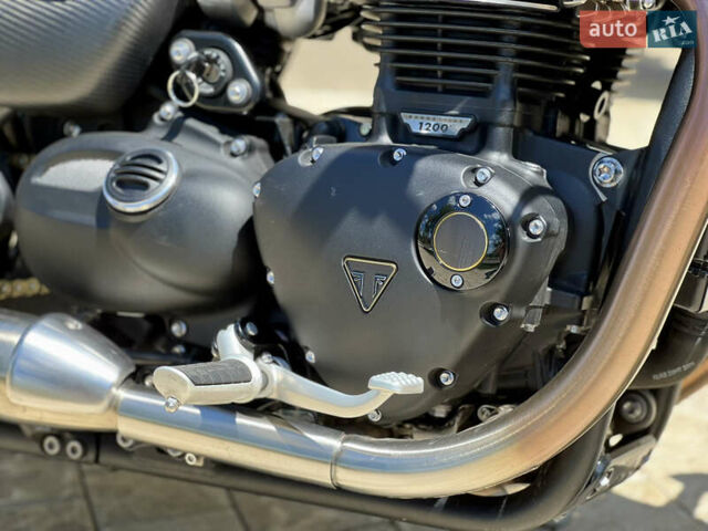 Чорний Тріумф Бонневіль, об'ємом двигуна 1.2 л та пробігом 3 тис. км за 27900 $, фото 29 на Automoto.ua