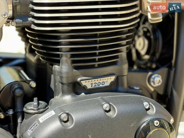 Чорний Тріумф Бонневіль, об'ємом двигуна 1.2 л та пробігом 3 тис. км за 27900 $, фото 24 на Automoto.ua