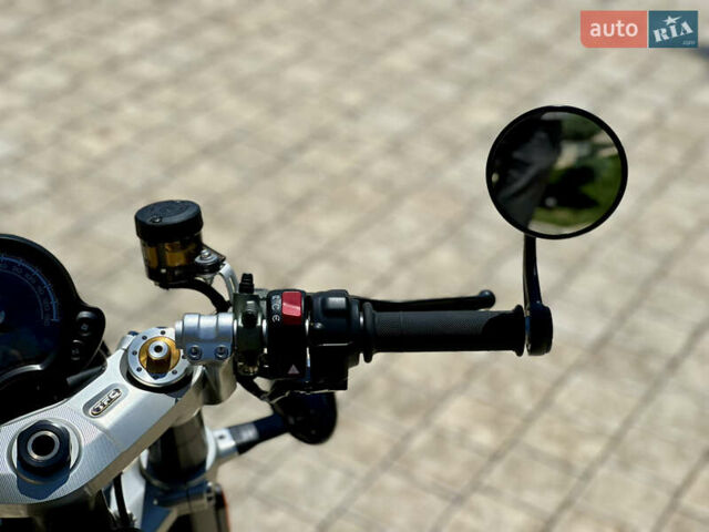 Чорний Тріумф Бонневіль, об'ємом двигуна 1.2 л та пробігом 3 тис. км за 27900 $, фото 32 на Automoto.ua