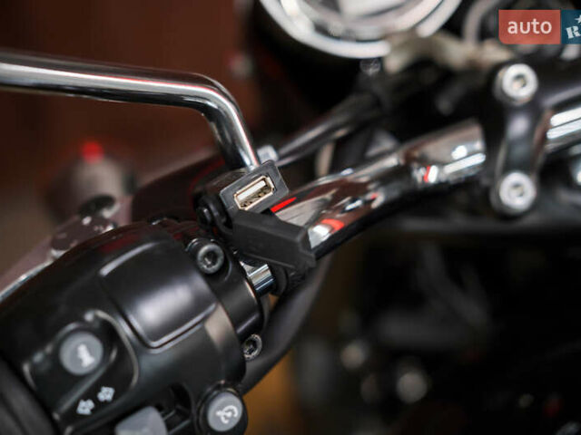 Тріумф Бонневіль 2013 у Дніпро (Дніпропетровську) на Automoto.ua Тріумф Бонневіль, об'ємом двигуна 1.2 л та пробігом 1 тис. км за 15500 $, фото 12 на Automoto.ua