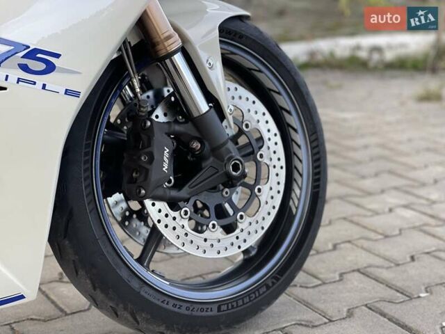 Белый Триумф Дайтона, объемом двигателя 0.68 л и пробегом 25 тыс. км за 6500 $, фото 17 на Automoto.ua