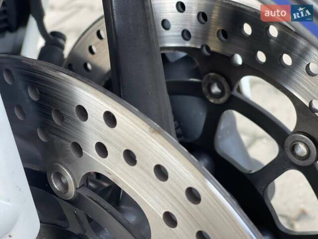 Белый Триумф Дайтона, объемом двигателя 0.68 л и пробегом 25 тыс. км за 6500 $, фото 12 на Automoto.ua