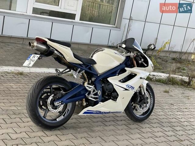 Белый Триумф Дайтона, объемом двигателя 0.68 л и пробегом 25 тыс. км за 6500 $, фото 25 на Automoto.ua