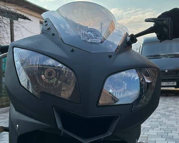 Черный Триумф Дайтона, объемом двигателя 0 л и пробегом 53 тыс. км за 4700 $, фото 5 на Automoto.ua