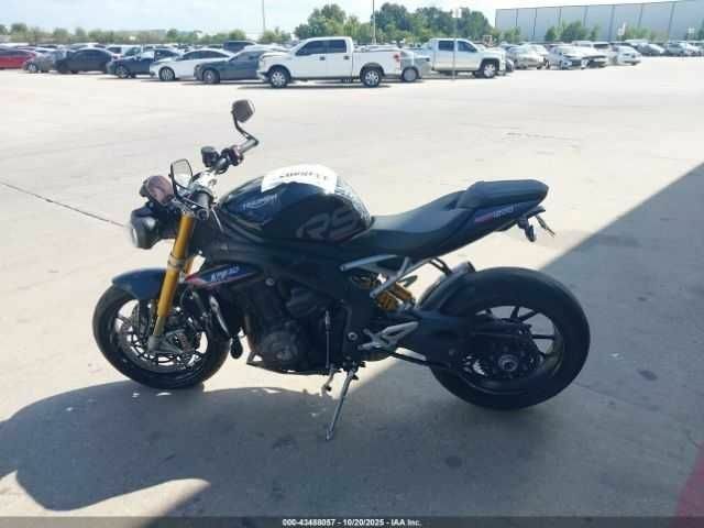 Триумф Спид Трипл, объемом двигателя 1.2 л и пробегом 0 тыс. км за 5500 $, фото 3 на Automoto.ua