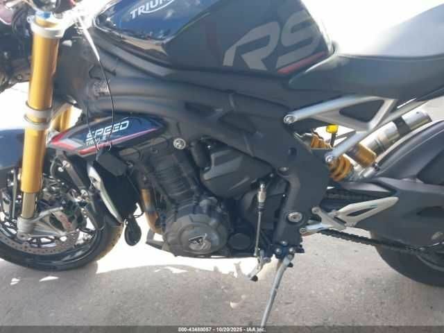 Триумф Спид Трипл, объемом двигателя 1.2 л и пробегом 0 тыс. км за 5500 $, фото 10 на Automoto.ua