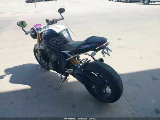 Триумф Спид Трипл, объемом двигателя 1.2 л и пробегом 0 тыс. км за 5500 $, фото 2 на Automoto.ua