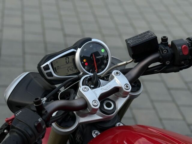 Тріумф Стріт Тріпл, об'ємом двигуна 0.68 л та пробігом 0 тис. км за 7600 $, фото 10 на Automoto.ua