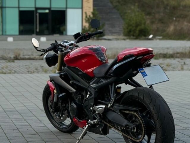 Тріумф Стріт Тріпл, об'ємом двигуна 0.68 л та пробігом 0 тис. км за 7600 $, фото 6 на Automoto.ua