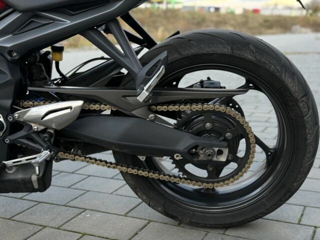 Тріумф Стріт Тріпл, об'ємом двигуна 0.68 л та пробігом 0 тис. км за 7600 $, фото 9 на Automoto.ua