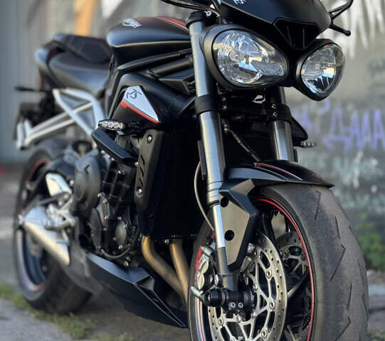 Триумф Стрит Трипл, объемом двигателя 0 л и пробегом 19 тыс. км за 10300 $, фото 1 на Automoto.ua