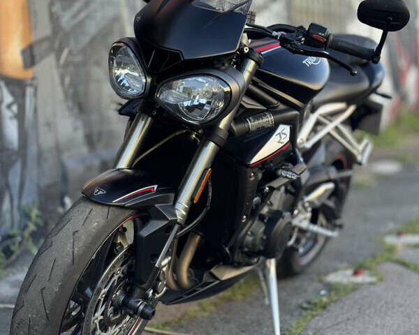 Триумф Стрит Трипл, объемом двигателя 0 л и пробегом 19 тыс. км за 10300 $, фото 4 на Automoto.ua