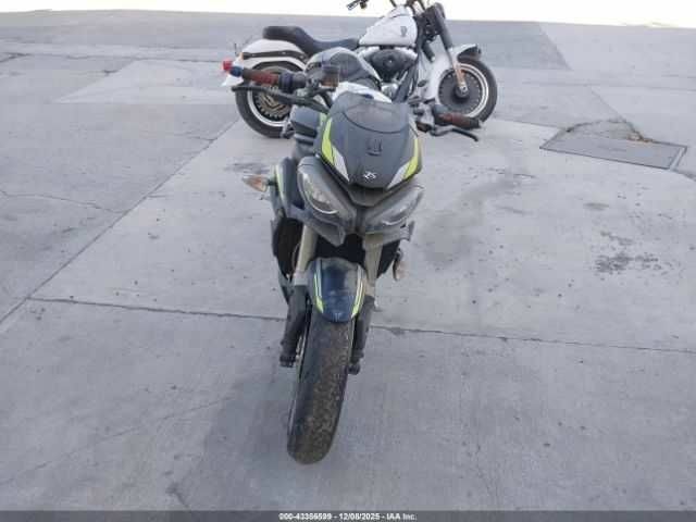 Тріумф Стріт Тріпл, об'ємом двигуна 0.77 л та пробігом 0 тис. км за 2100 $, фото 4 на Automoto.ua