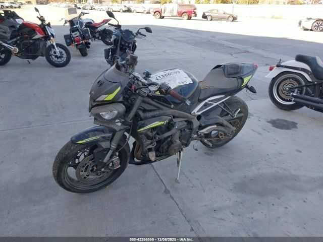 Тріумф Стріт Тріпл, об'ємом двигуна 0.77 л та пробігом 0 тис. км за 2100 $, фото 1 на Automoto.ua