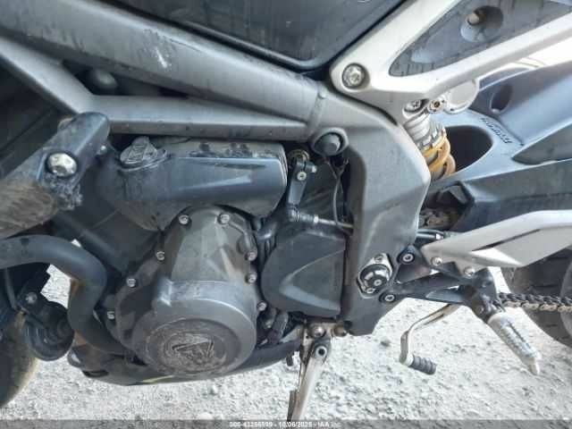 Тріумф Стріт Тріпл, об'ємом двигуна 0.77 л та пробігом 0 тис. км за 2100 $, фото 9 на Automoto.ua