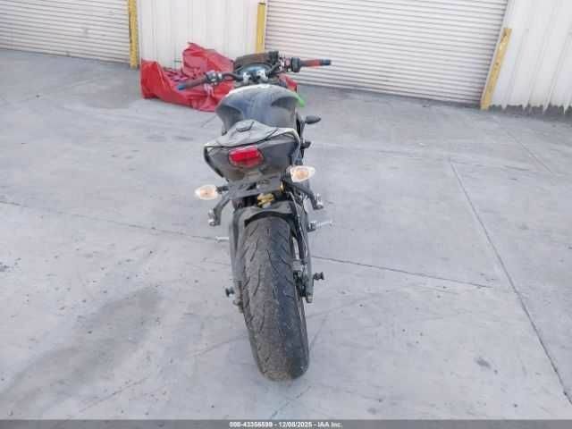 Тріумф Стріт Тріпл, об'ємом двигуна 0.77 л та пробігом 0 тис. км за 2100 $, фото 5 на Automoto.ua