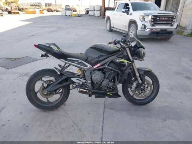 Тріумф Стріт Тріпл, об'ємом двигуна 0.77 л та пробігом 0 тис. км за 2100 $, фото 8 на Automoto.ua