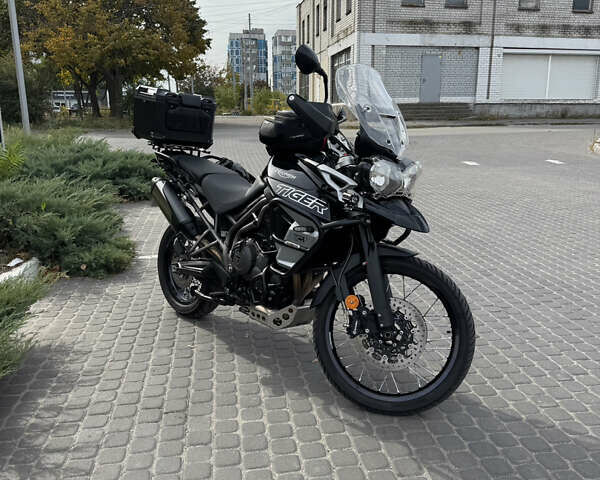 Черный Триумф Тигр, объемом двигателя 0.8 л и пробегом 19 тыс. км за 13899 $, фото 3 на Automoto.ua