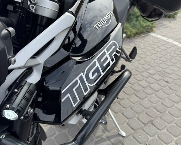 Черный Триумф Тигр, объемом двигателя 0.8 л и пробегом 19 тыс. км за 13899 $, фото 14 на Automoto.ua