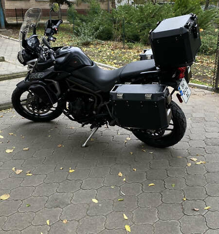 Триумф Тигр 2019 в Одессе на Automoto.ua Черный Триумф Тигр, объемом двигателя 0.8 л и пробегом 19 тыс. км за 10000 $, фото 5 на Automoto.ua