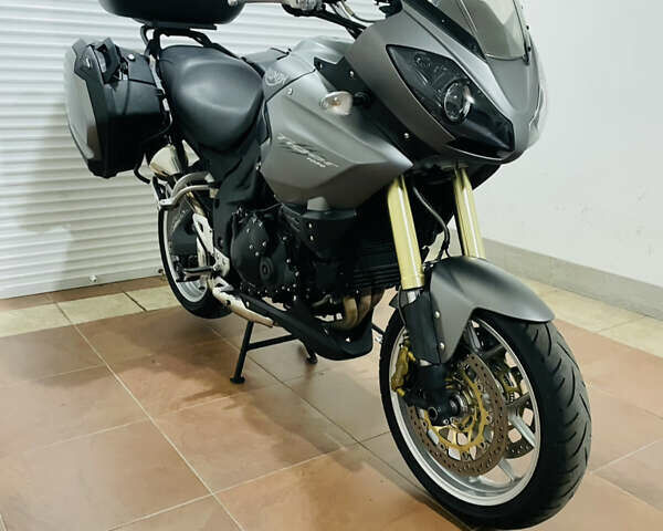Сірий Тріумф Тігр, об'ємом двигуна 1.05 л та пробігом 40 тис. км за 8400 $, фото 5 на Automoto.ua