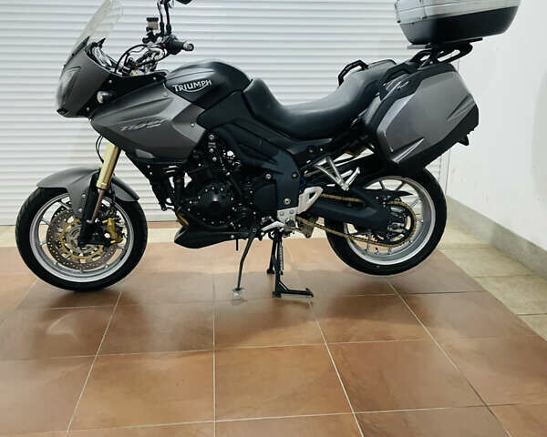 Сірий Тріумф Тігр, об'ємом двигуна 1.05 л та пробігом 40 тис. км за 8400 $, фото 34 на Automoto.ua