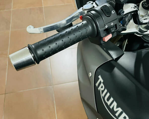 Сірий Тріумф Тігр, об'ємом двигуна 1.05 л та пробігом 40 тис. км за 8400 $, фото 20 на Automoto.ua