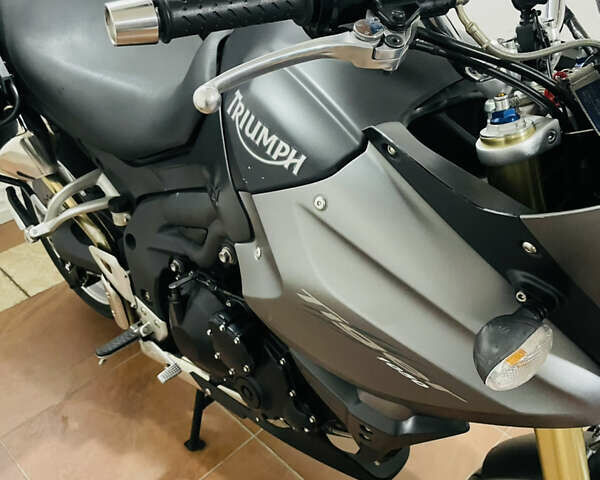 Сірий Тріумф Тігр, об'ємом двигуна 1.05 л та пробігом 40 тис. км за 8400 $, фото 8 на Automoto.ua