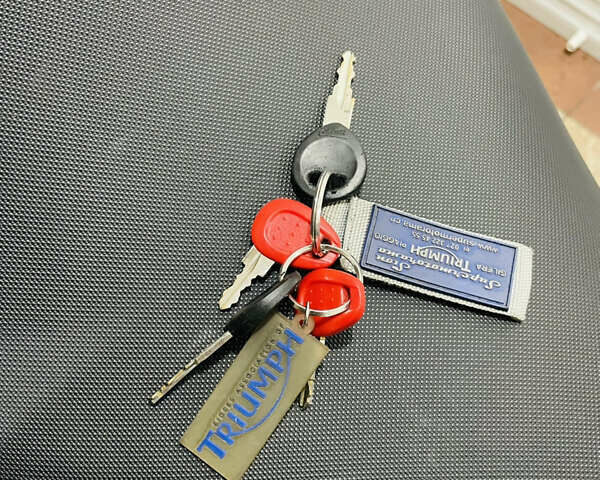 Сірий Тріумф Тігр, об'ємом двигуна 1.05 л та пробігом 40 тис. км за 8400 $, фото 41 на Automoto.ua