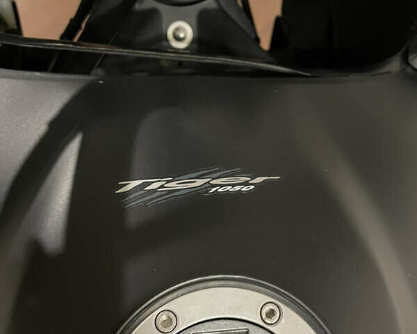 Сірий Тріумф Тігр, об'ємом двигуна 1.05 л та пробігом 40 тис. км за 8400 $, фото 26 на Automoto.ua