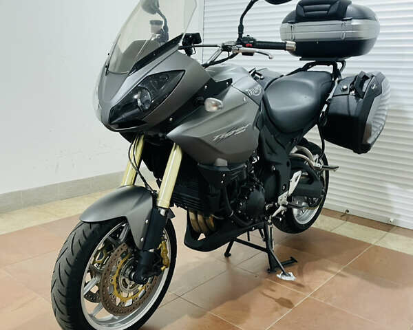 Сірий Тріумф Тігр, об'ємом двигуна 1.05 л та пробігом 40 тис. км за 8400 $, фото 4 на Automoto.ua