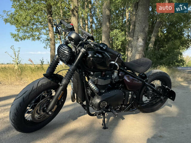Черный Триумф Bobber, объемом двигателя 1.2 л и пробегом 5 тыс. км за 20000 $, фото 6 на Automoto.ua