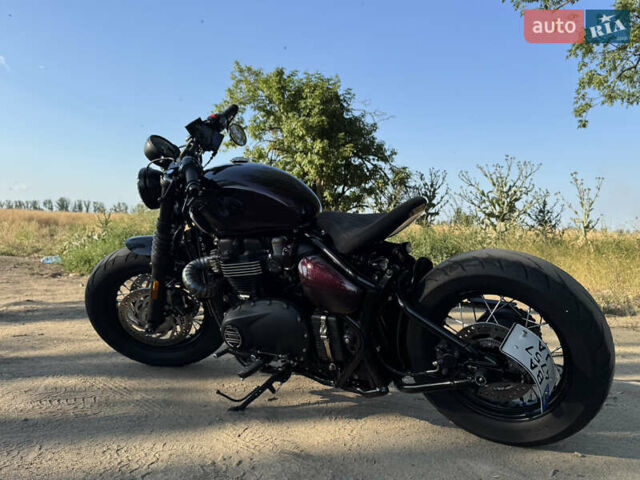 Черный Триумф Bobber, объемом двигателя 1.2 л и пробегом 5 тыс. км за 20000 $, фото 8 на Automoto.ua