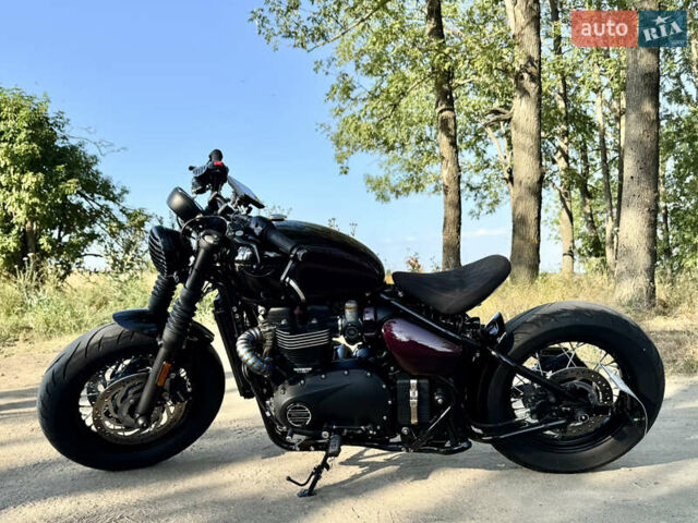 Черный Триумф Bobber, объемом двигателя 1.2 л и пробегом 5 тыс. км за 20000 $, фото 7 на Automoto.ua
