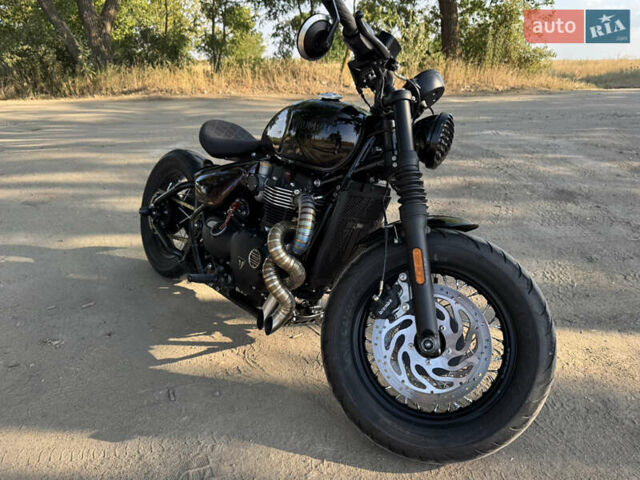 Черный Триумф Bobber, объемом двигателя 1.2 л и пробегом 5 тыс. км за 20000 $, фото 12 на Automoto.ua