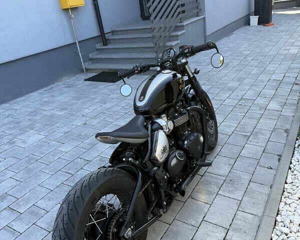 Черный Триумф Bobber, объемом двигателя 1.2 л и пробегом 1 тыс. км за 23006 $, фото 2 на Automoto.ua