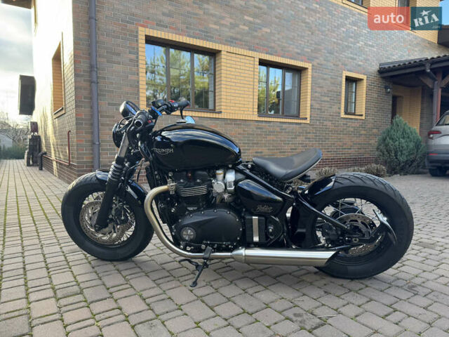 Чорний Тріумф Bobber, об'ємом двигуна 1.2 л та пробігом 1 тис. км за 20300 $, фото 1 на Automoto.ua