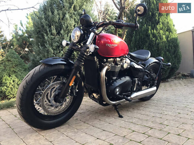 Червоний Тріумф Bobber, об'ємом двигуна 0 л та пробігом 8 тис. км за 15500 $, фото 1 на Automoto.ua