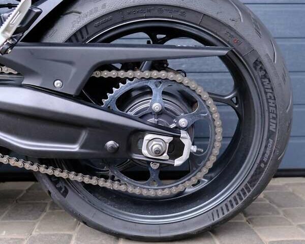 Белый Триумф Daytona 660, объемом двигателя 0.66 л и пробегом 1 тыс. км за 11500 $, фото 7 на Automoto.ua