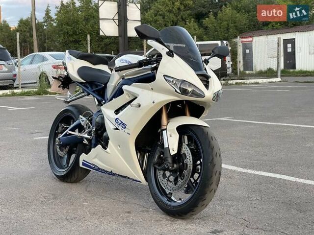 Белый Триумф Daytona 675, объемом двигателя 0.68 л и пробегом 25 тыс. км за 6500 $, фото 8 на Automoto.ua
