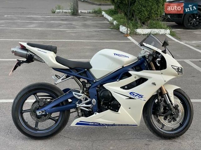 Белый Триумф Daytona 675, объемом двигателя 0.7 л и пробегом 25 тыс. км за 6400 $, фото 7 на Automoto.ua