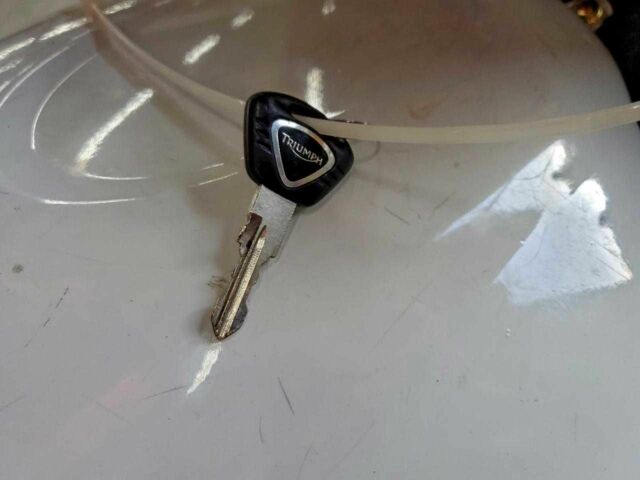 Триумф Daytona 675, объемом двигателя 0.68 л и пробегом 0 тыс. км за 1000 $, фото 7 на Automoto.ua