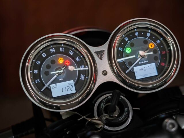 Триумф Другая, объемом двигателя 1.2 л и пробегом 0 тыс. км за 15500 $, фото 9 на Automoto.ua