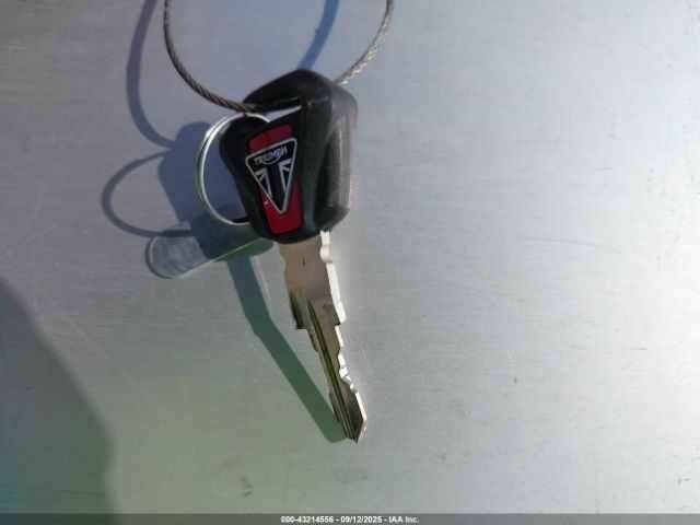 Триумф Другая, объемом двигателя 1.2 л и пробегом 0 тыс. км за 3500 $, фото 11 на Automoto.ua